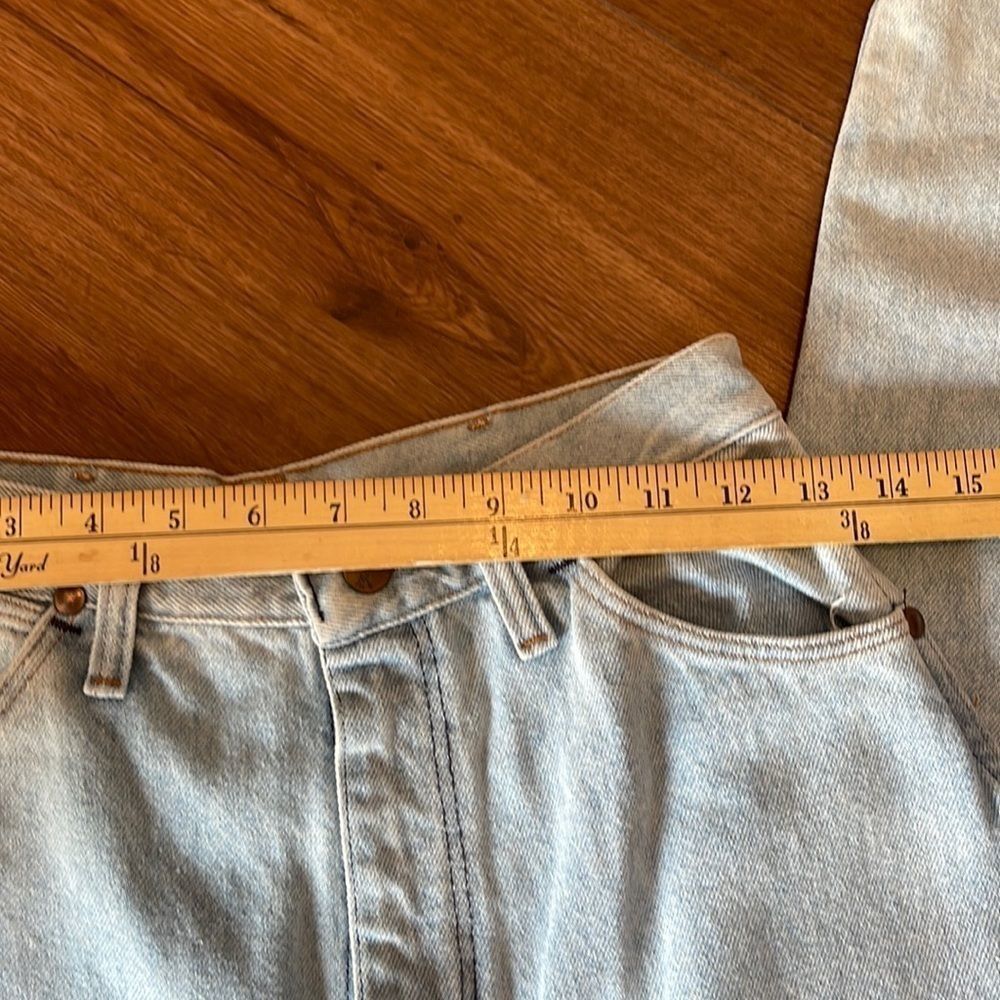 Vintage Wrangler highrise Jeans from Urban Renewal - Picture 9 of 12
